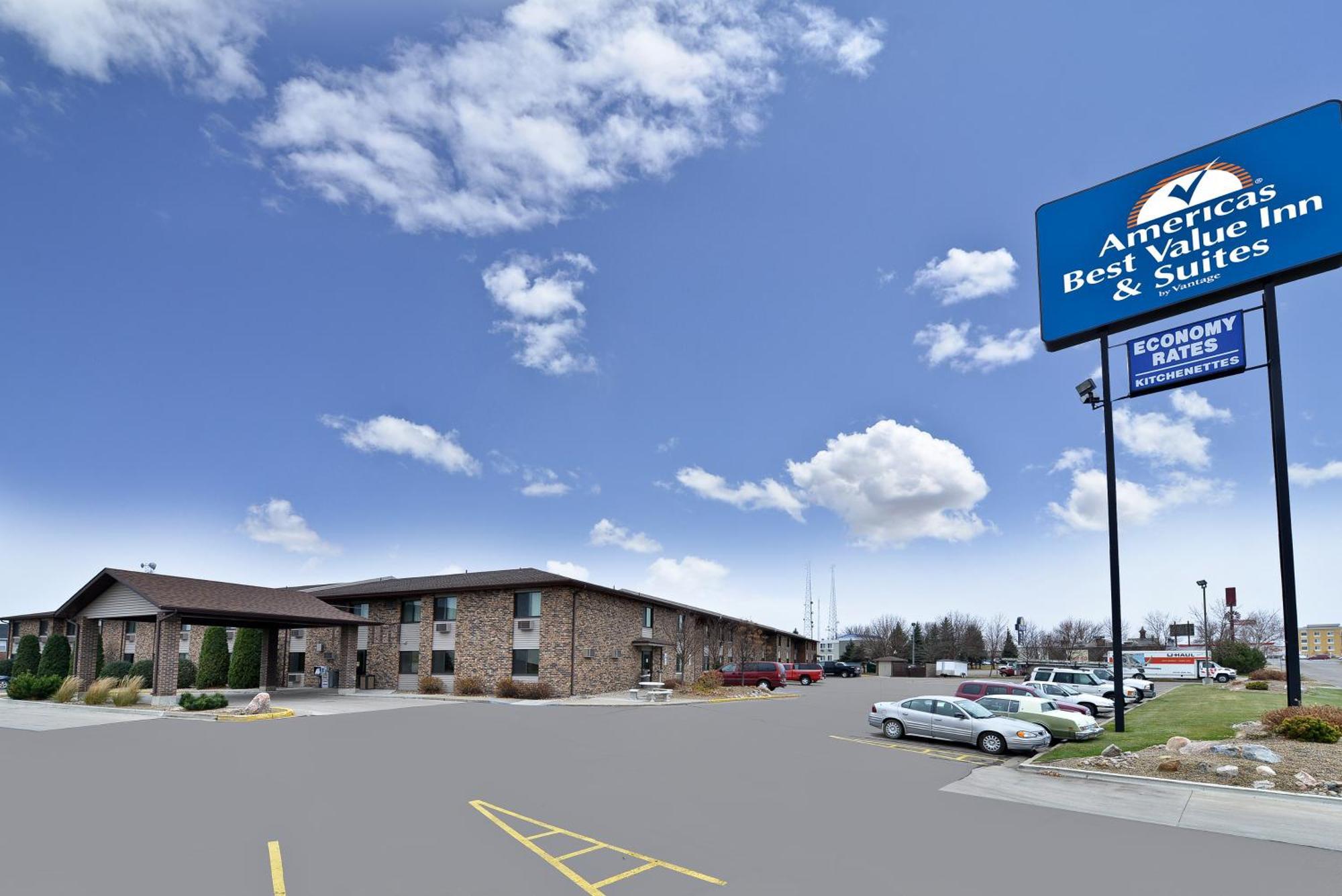 Americas Best Value Inn And Suites Bismarck Exterior foto